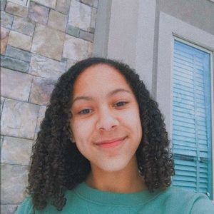 Meet your Posher, Maya